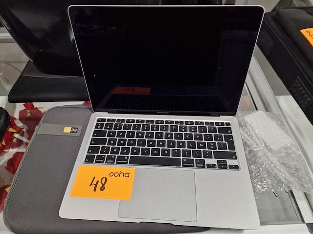 Macbook air - afbeelding 1 van  4