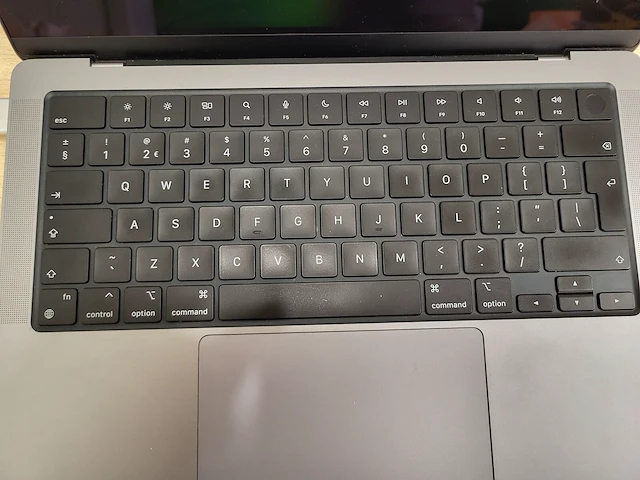 Macbook pro model a2442 - afbeelding 3 van  4