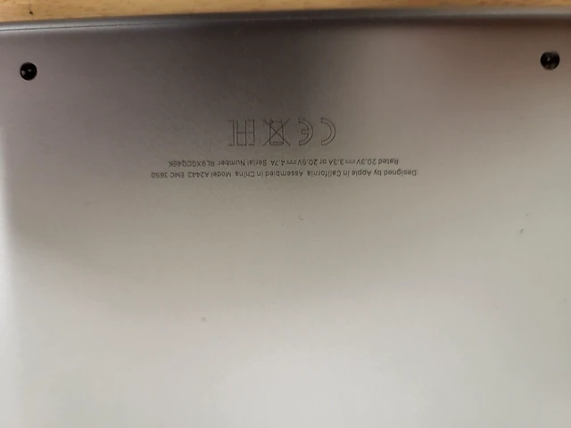Macbook pro model a2442 - afbeelding 4 van  4