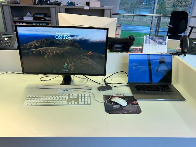 Macbook pro, monitor en toebehoren - afbeelding 1 van  8