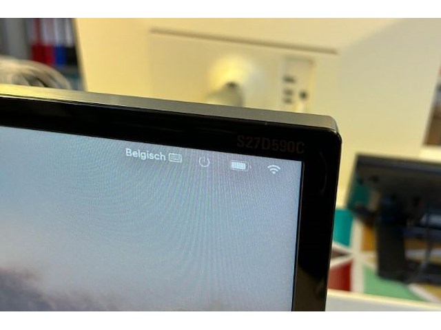 Macbook pro, monitor en toebehoren - afbeelding 3 van  8