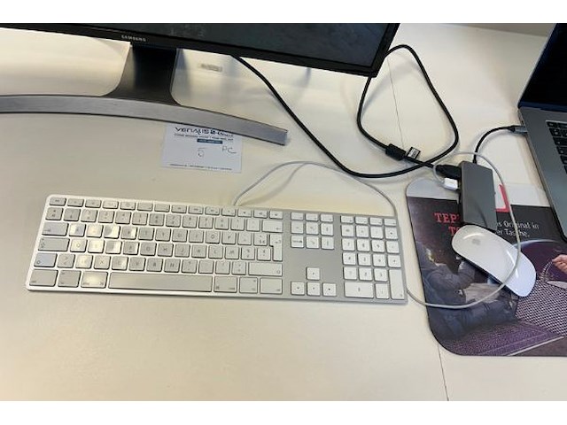 Macbook pro, monitor en toebehoren - afbeelding 5 van  8