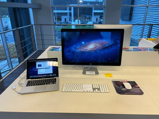 Macbook pro, scherm en toebehoren - afbeelding 1 van  8