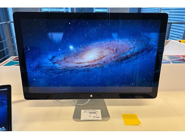 Macbook pro, scherm en toebehoren - afbeelding 2 van  8