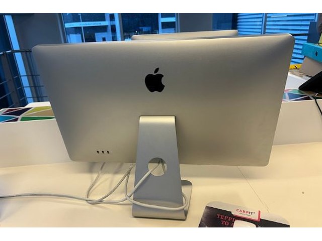 Macbook pro, scherm en toebehoren - afbeelding 3 van  8