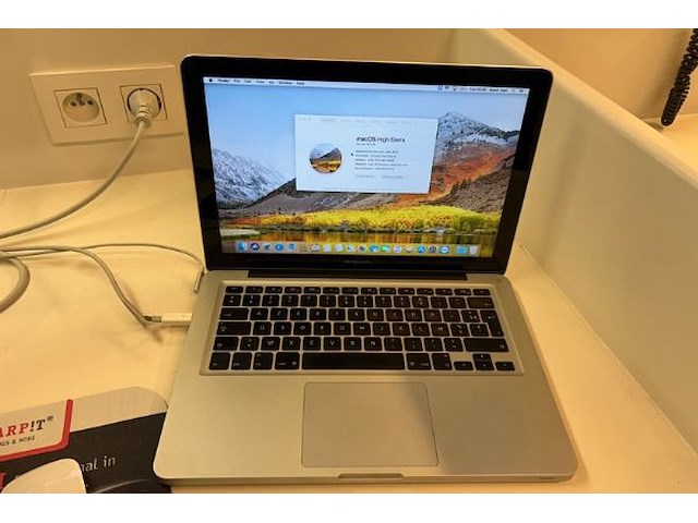 Macbook pro, scherm en toebehoren - afbeelding 4 van  6