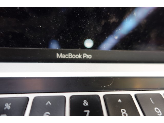 Macbook pro - afbeelding 4 van  5