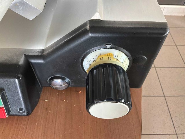 Macchi tafelsnijmachine - afbeelding 5 van  5