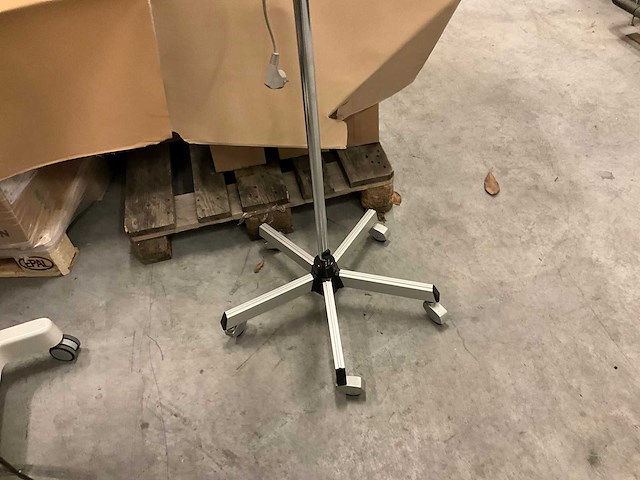 Mach praxila onderzoekslamp - afbeelding 6 van  6