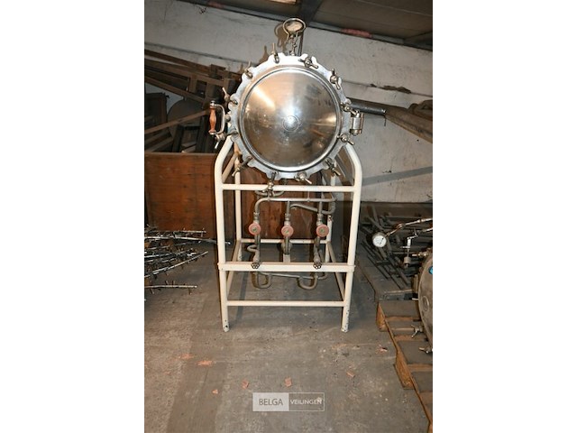 Machine om medische materialen te steriliseren - afbeelding 2 van  8