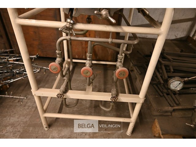 Machine om medische materialen te steriliseren - afbeelding 4 van  8