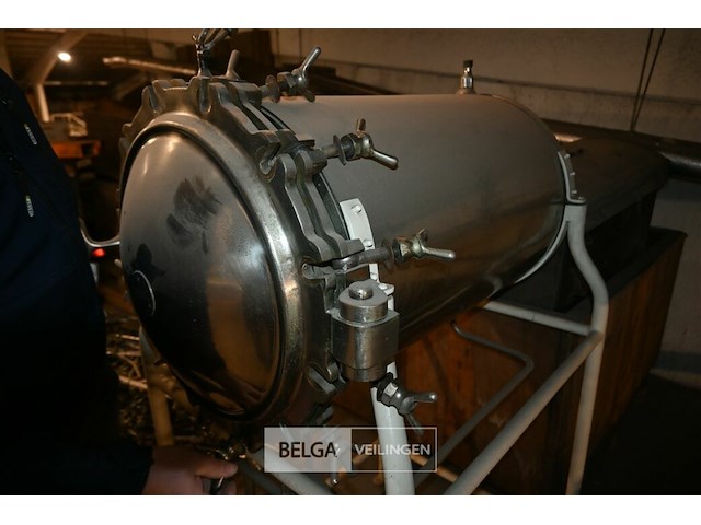 Machine om medische materialen te steriliseren - afbeelding 7 van  8