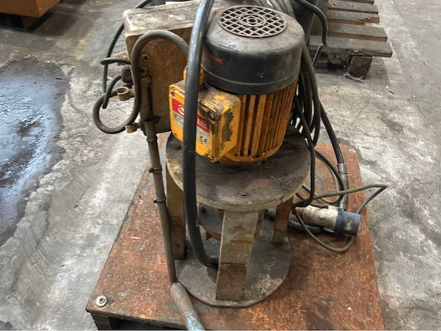 Machine onderdelen en vloeistofpomp - afbeelding 3 van  3