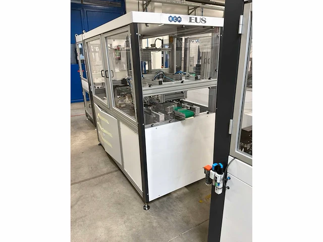 Machine voor assemblage mondmaskers - afbeelding 19 van  25