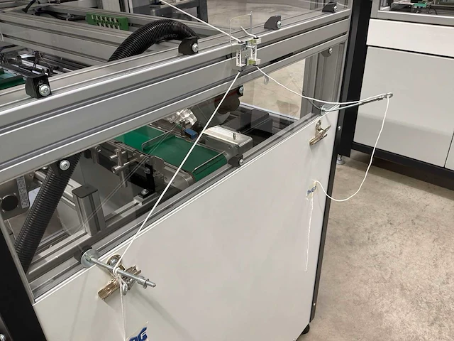 Machine voor assemblage mondmaskers - afbeelding 22 van  25