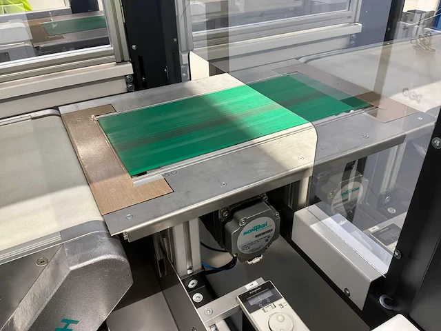Machine voor assemblage mondmaskers - afbeelding 13 van  14