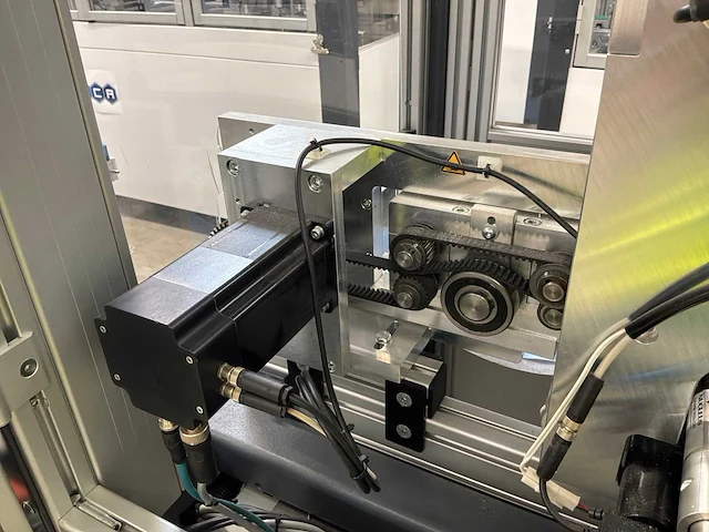 Machine voor assemblage mondmaskers - afbeelding 2 van  26