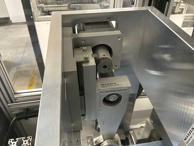 Machine voor assemblage mondmaskers - afbeelding 4 van  26