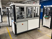 Machine voor assemblage mondmaskers