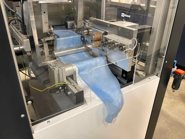 Machine voor assemblage mondmaskers - afbeelding 22 van  26