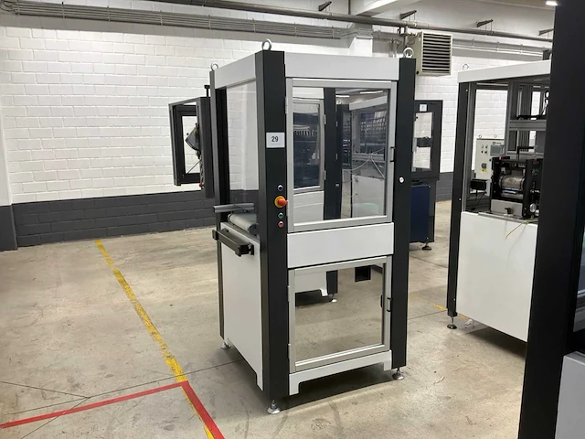 Machine voor assemblage mondmaskers - afbeelding 1 van  13