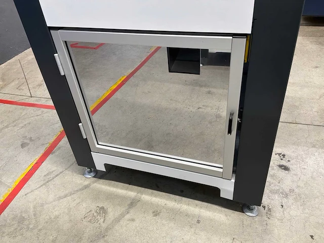 Machine voor assemblage mondmaskers - afbeelding 10 van  13