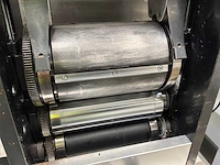Machine voor assemblage mondmaskers - afbeelding 19 van  27