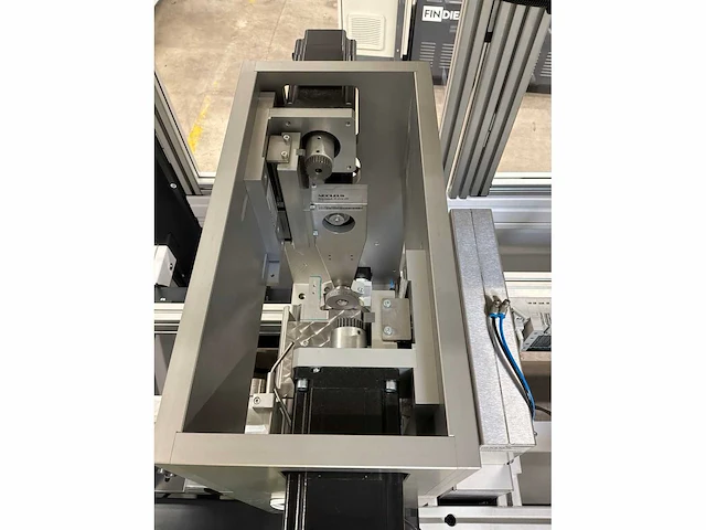 Machine voor assemblage mondmaskers - afbeelding 8 van  29