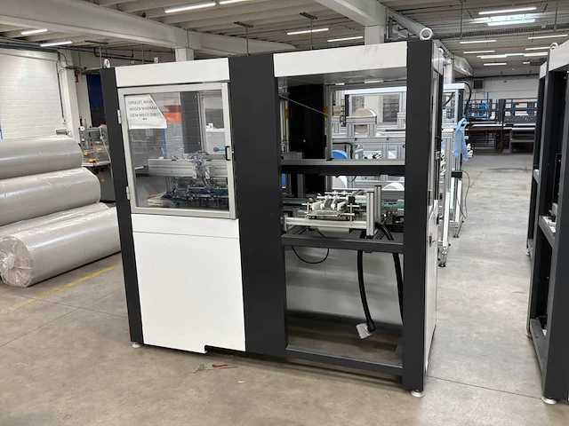 Machine voor assemblage mondmaskers - afbeelding 1 van  28