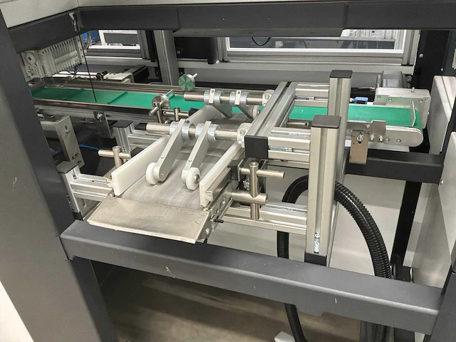 Machine voor assemblage mondmaskers - afbeelding 28 van  28