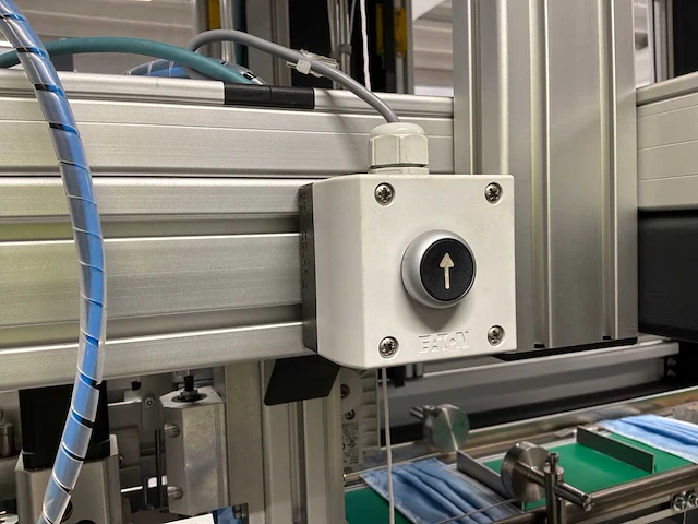 Machine voor assemblage mondmaskers - afbeelding 6 van  20