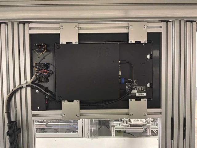 Machine voor assemblage mondmaskers - afbeelding 4 van  26