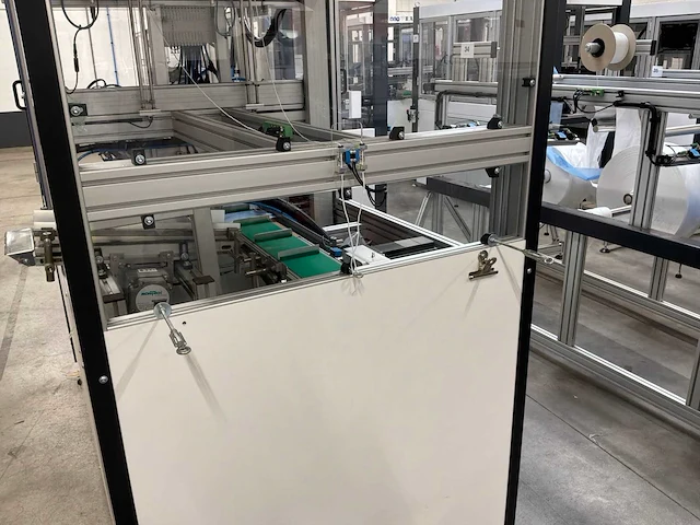 Machine voor assemblage mondmaskers - afbeelding 22 van  27