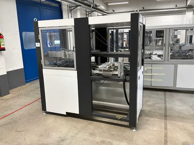 Machine voor assemblage mondmaskers - afbeelding 1 van  20