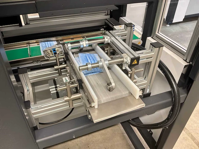 Machine voor assemblage mondmaskers - afbeelding 13 van  20