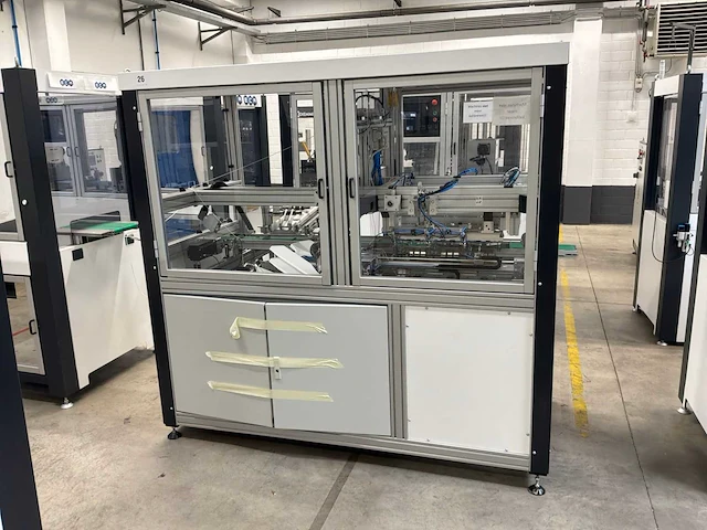 Machine voor assemblage mondmaskers - afbeelding 12 van  25
