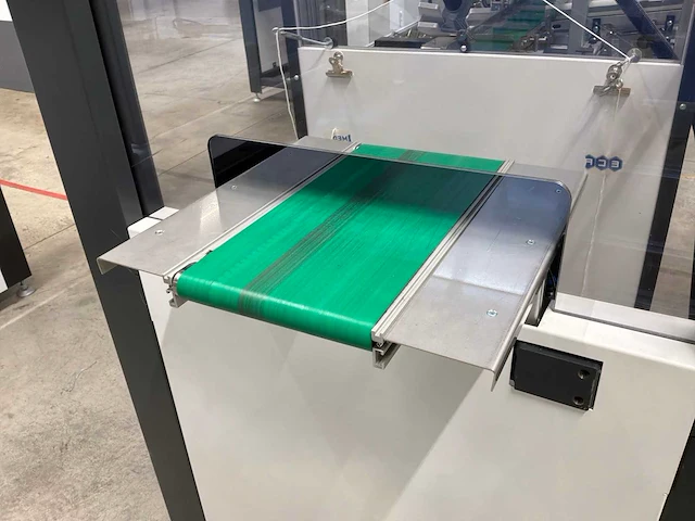 Machine voor assemblage mondmaskers - afbeelding 10 van  14