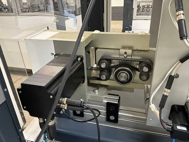 Machine voor assemblage mondmaskers - afbeelding 3 van  27