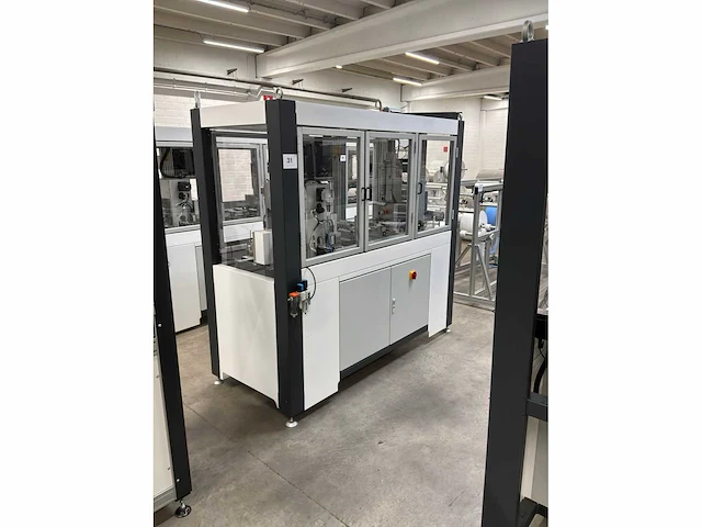 Machine voor assemblage mondmaskers - afbeelding 12 van  27