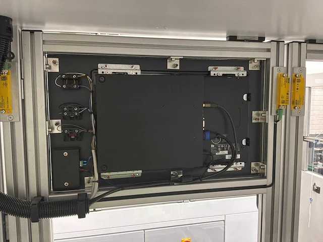 Machine voor assemblage mondmaskers - afbeelding 24 van  27