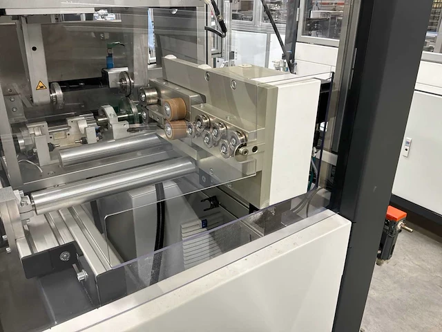 Machine voor assemblage mondmaskers - afbeelding 27 van  27
