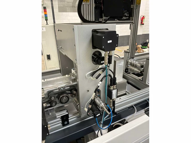Machine voor assemblage mondmaskers - afbeelding 3 van  29