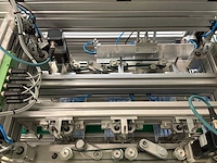 Machine voor assemblage mondmaskers - afbeelding 16 van  27