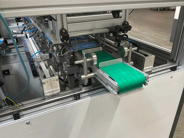 Machine voor assemblage mondmaskers - afbeelding 20 van  27