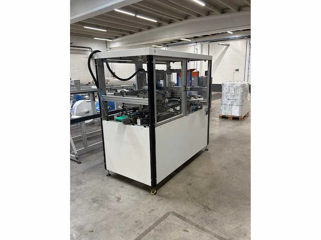 Machine voor assemblage mondmaskers - afbeelding 12 van  27