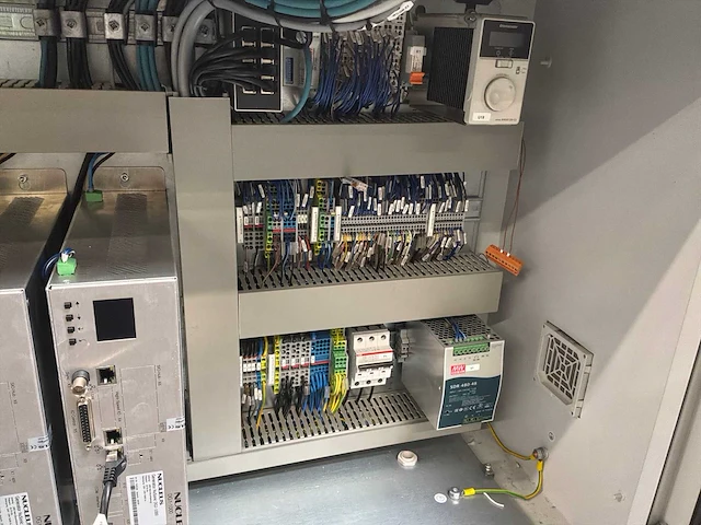 Machine voor assemblage mondmaskers - afbeelding 25 van  27