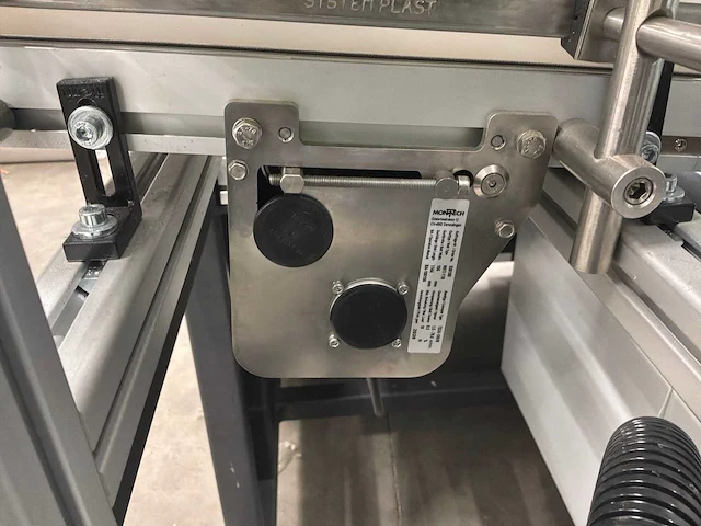 Machine voor assemblage mondmaskers - afbeelding 3 van  28