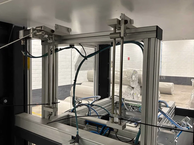 Machine voor assemblage mondmaskers - afbeelding 8 van  28