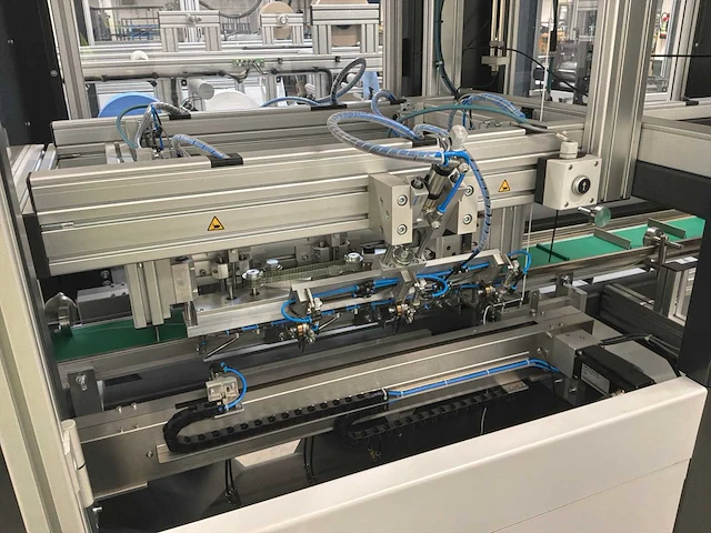 Machine voor assemblage mondmaskers - afbeelding 20 van  28