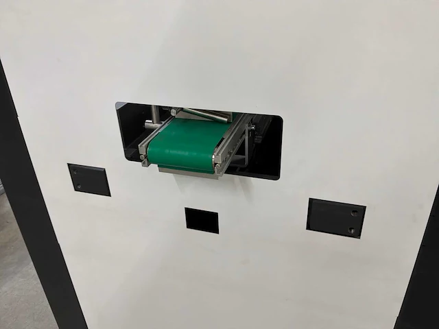 Machine voor assemblage mondmaskers - afbeelding 24 van  28